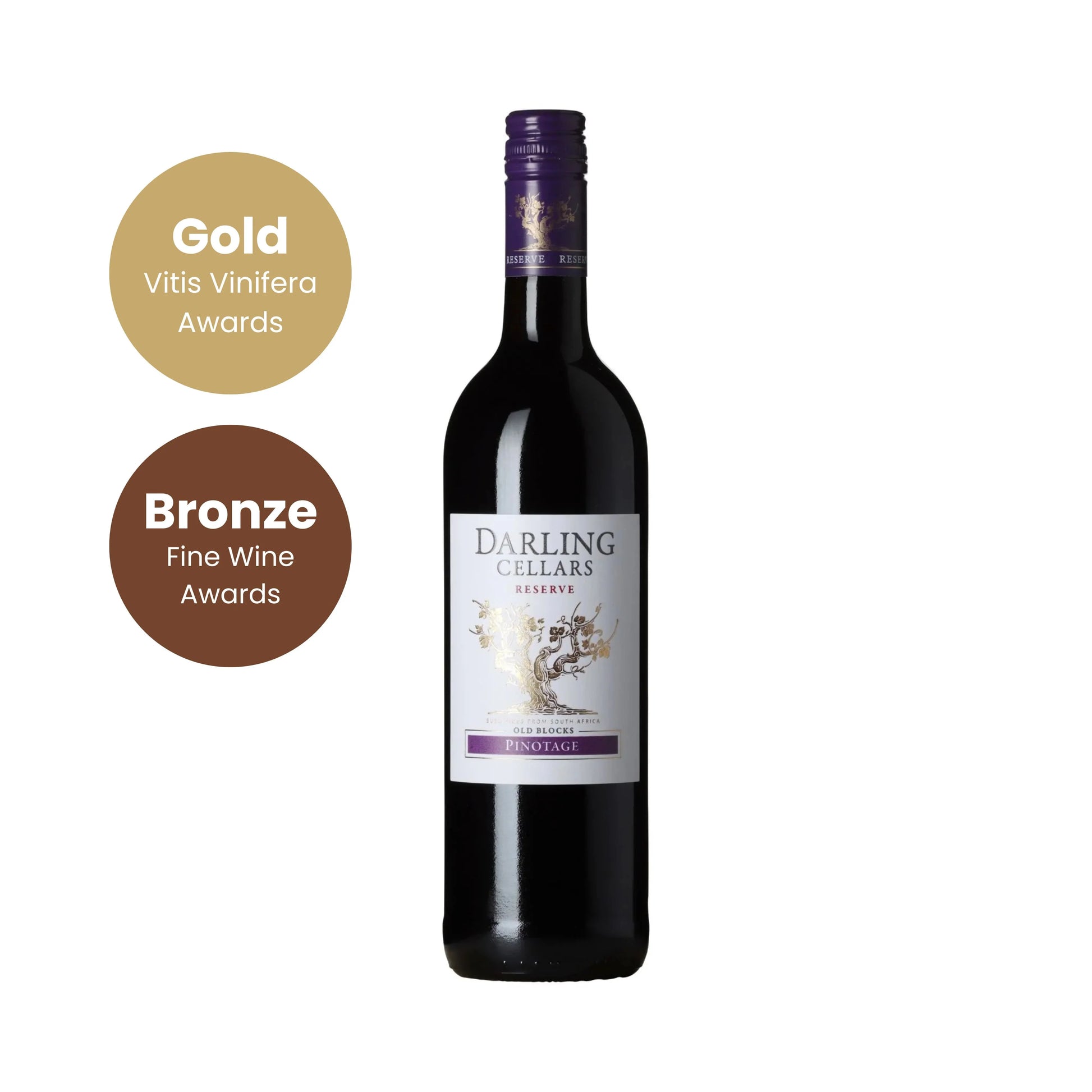 Darling Cellars Reserve Pinotage Rotweinflasche mit Gold- und Bronze-Awards auf weißem Hintergrund